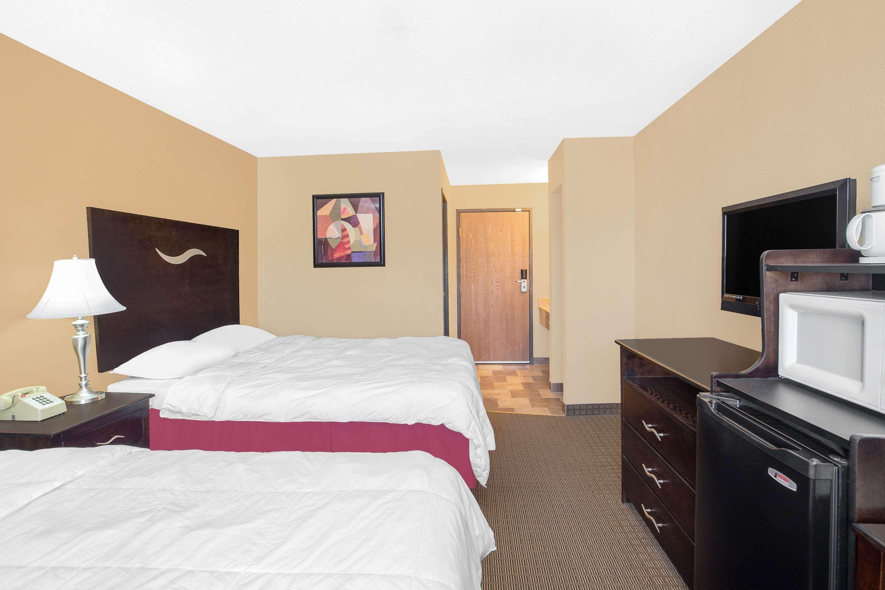 Super 8 by Wyndham Sheboygan WI Motel Bagian luar foto